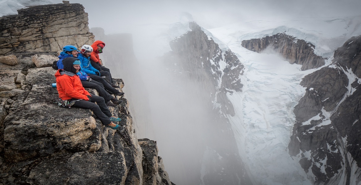 Berghaus climber Leo Houlding conquers mirror wall